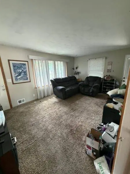 6132 Edgewood AVE, Woodbury, MN 55125