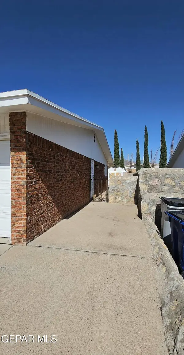 10421 BYZANTIUM LN, El Paso, TX 79924