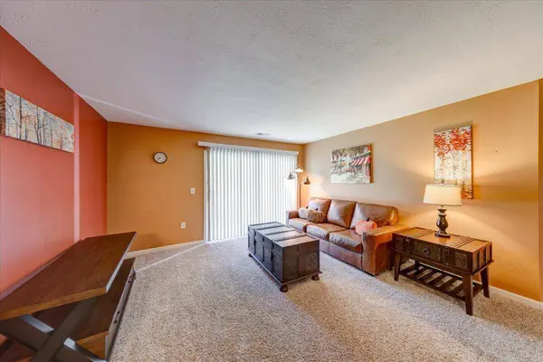 4925 Opal Ridge LN #104, Indianapolis, IN 46237