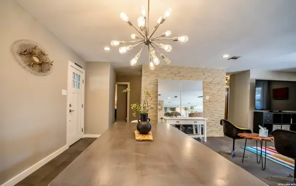 9117 Oak Downs, San Antonio, TX 78230