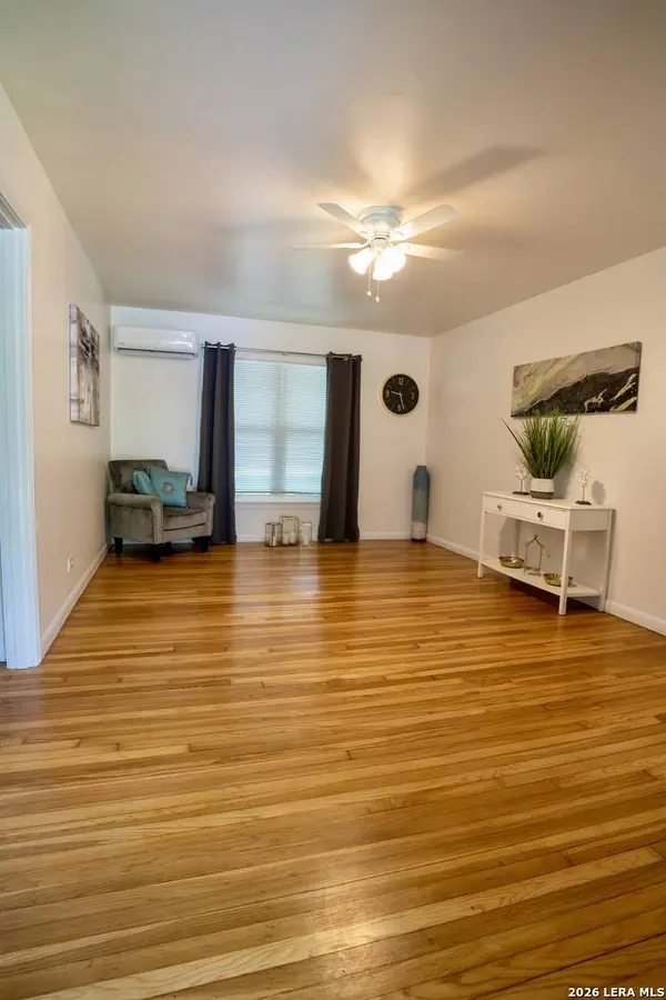 158 Sullivan, San Antonio, TX 78213
