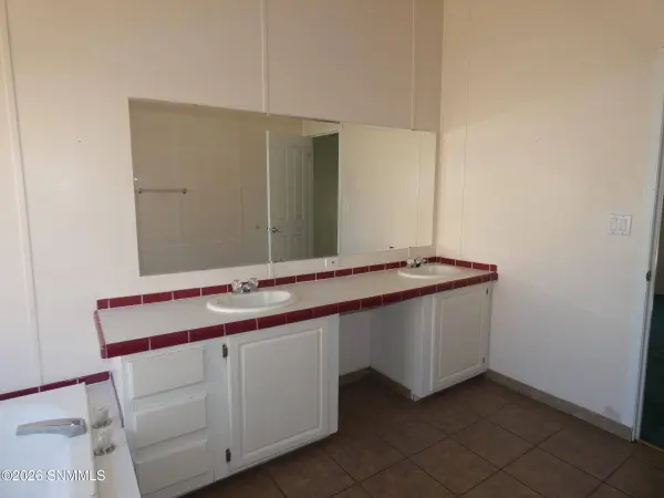 3502 Los Encinos ST, Silver City, NM 88061