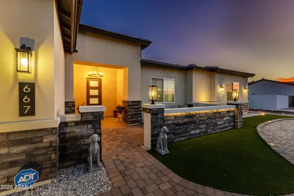 667 W PATRICK Place, San Tan Valley, AZ 85143