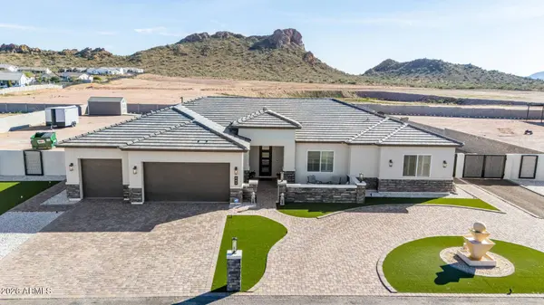 667 W PATRICK Place, San Tan Valley, AZ 85143