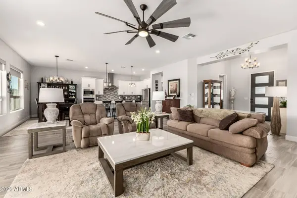 667 W PATRICK Place, San Tan Valley, AZ 85143