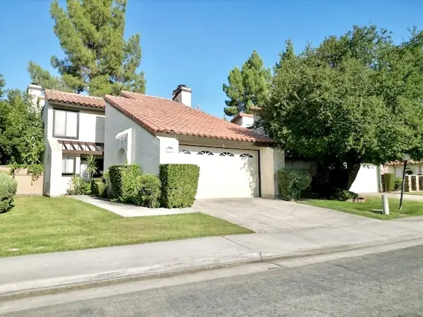 4136 Pinewood Lake Dr, Bakersfield, CA 93309-9312