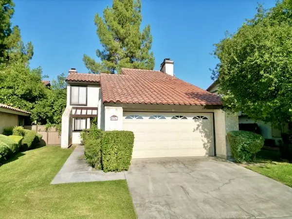 4136 Pinewood Lake Dr, Bakersfield, CA 93309-9312