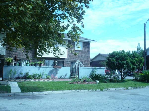 1 Lewis Dr, Savannah, GA 31406
