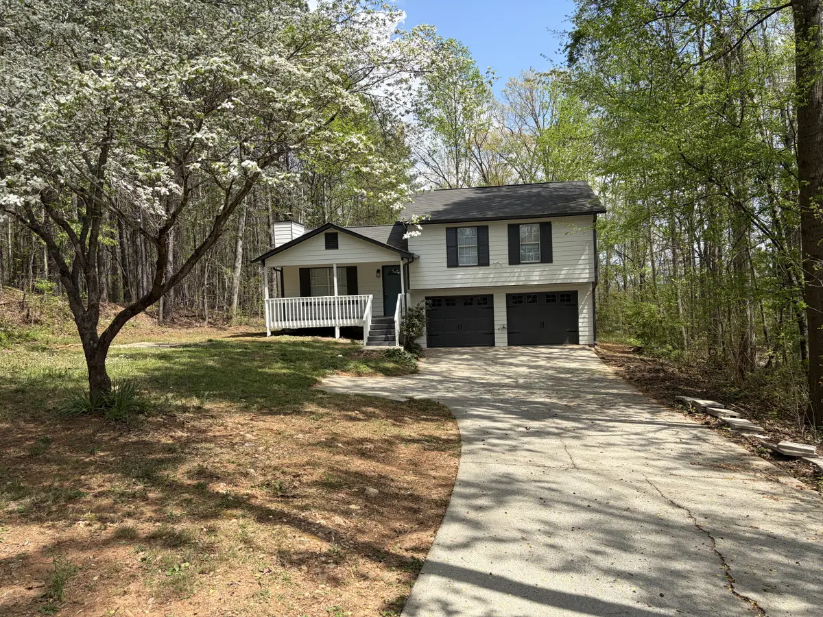 210 Burnt Hickory Dr, Dallas, GA 30132-9027