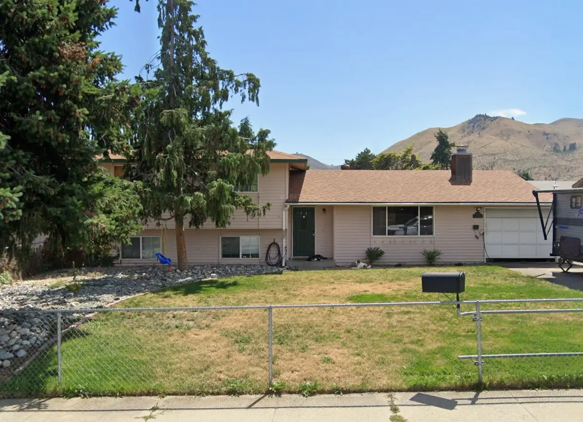 S Lynn Ave, East Wenatchee, WA 98802