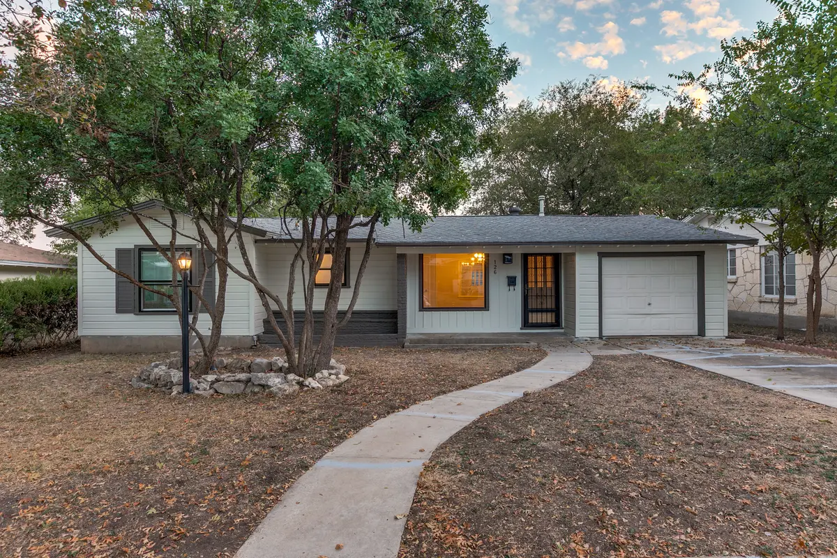 126 Addax Dr, San Antonio, TX 78213-3925