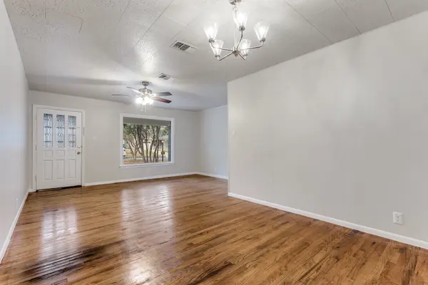 126 Addax Dr, San Antonio, TX 78213-3925