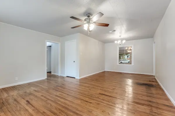 126 Addax Dr, San Antonio, TX 78213-3925