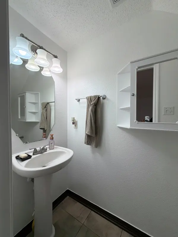 3009 Mira Vista Ct, Dallas, TX 75236-1198