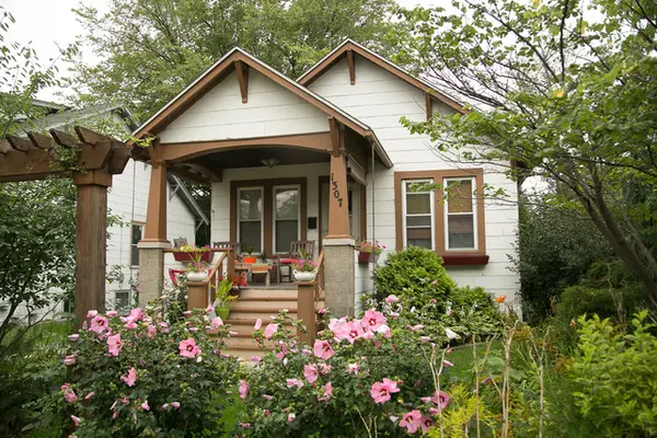1307 N Dearborn St, Joliet, IL 60435-2604
