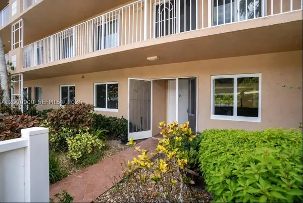 5810 Crystal Shores Dr #102, Boynton Beach, FL 33437