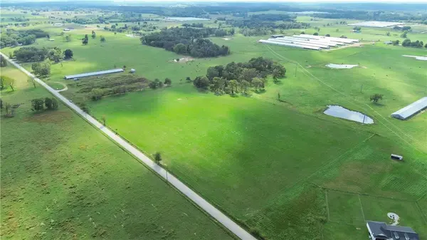 Digby Dr, Gentry, AR 72734