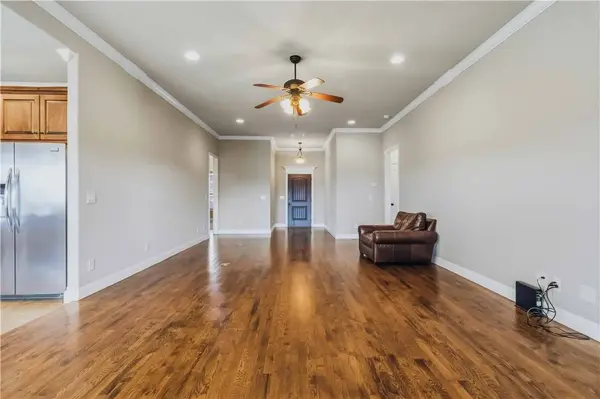 5702 W Red Maple Dr, Rogers, AR 72758
