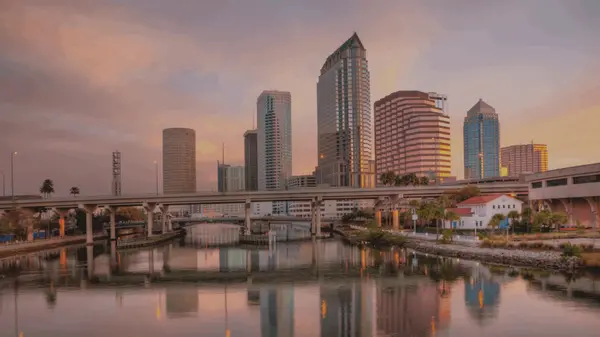 Relocating to Tampa Bay: How to Choose the Right Community