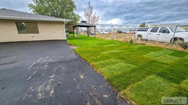 1190 E Lincoln, Idaho Falls, ID 83401