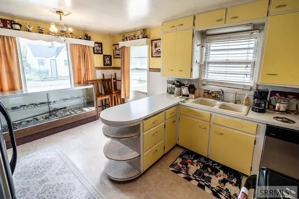 1125 S 3rd Avenue, Pocatello, ID 83201