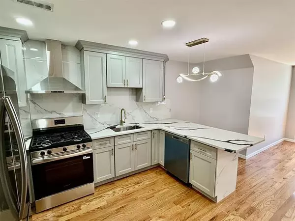 Jersey City, NJ 07305-2472,258 Gates Ave #1