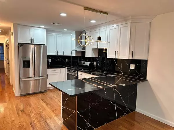 Jersey City, NJ 07305-2472,258 Gates Ave #2