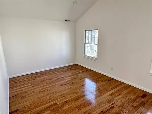 Jersey City, NJ 07305-2472,258 Gates Ave #1