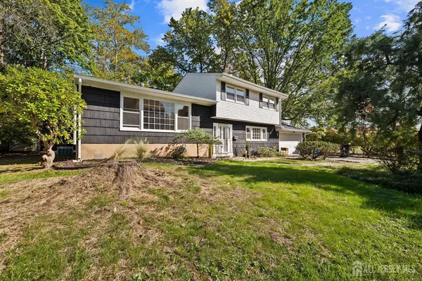 7 Hamlin RD, East Brunswick, NJ 08816