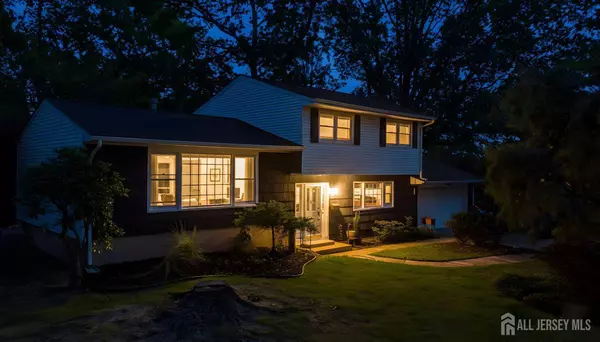 7 Hamlin RD, East Brunswick, NJ 08816