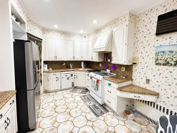 858 AVENUE C, Bayonne, NJ 07002-2922