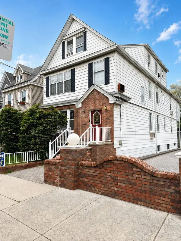858 AVENUE C, Bayonne, NJ 07002-2922