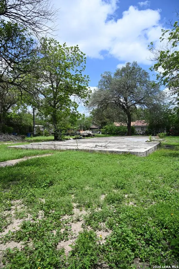 147 H ST, San Antonio, TX 78210