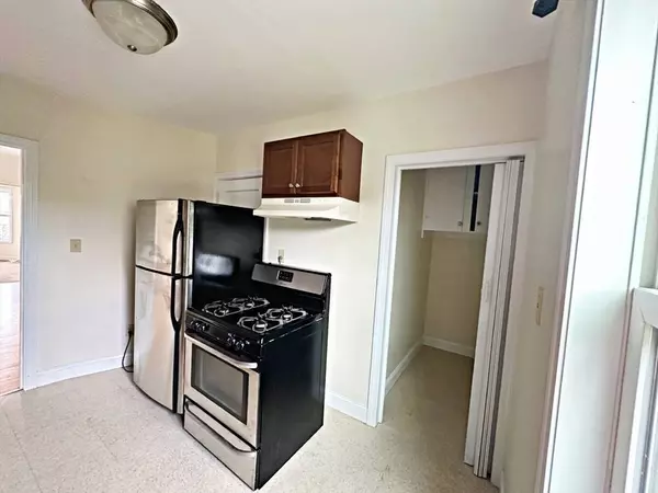 528 Lawton St #2, Fall River, MA 02721