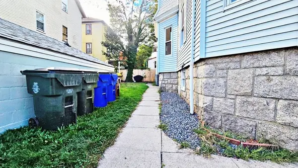 181 Foster St #2, Fall River, MA 02721