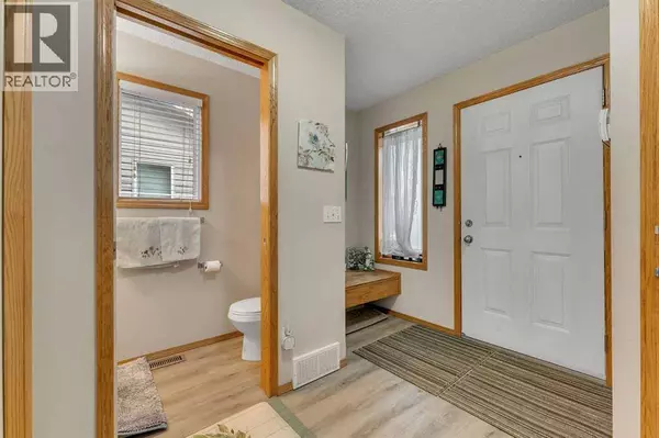 172 Covehaven Road NE, Calgary, AB T3K5W7