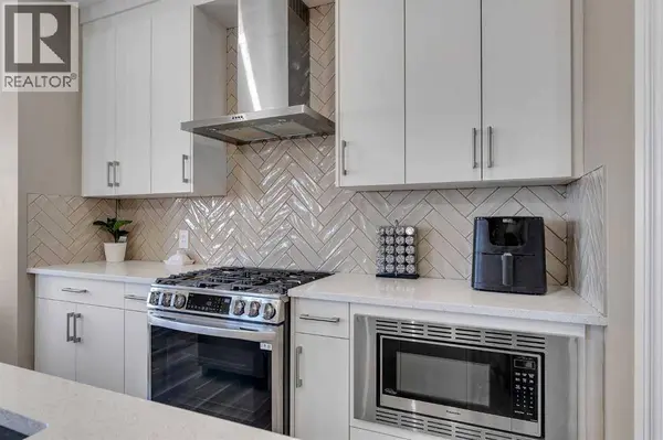 521 Corner Meadows Way NE, Calgary, AB T3N2C9