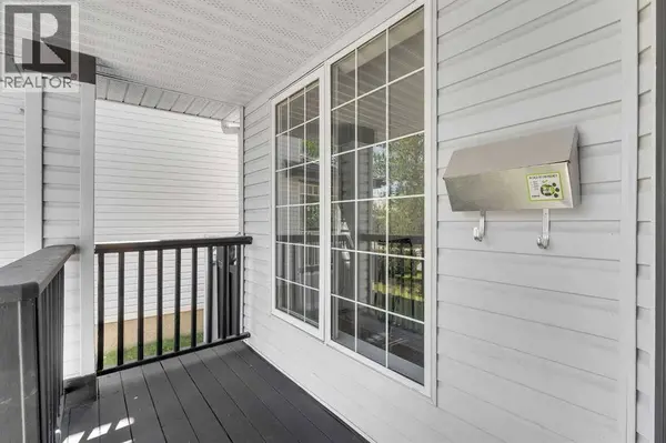 29 Douglas Glen Crescent SE, Calgary, AB T2Z3M6