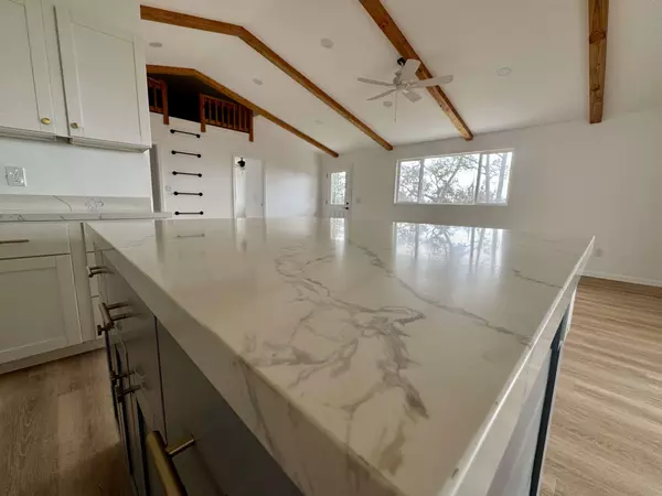 92-9043 LEILANI PKWY, Ocean View, HI 96737