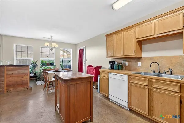 2416 Merle DR, Copperas Cove, TX 76522