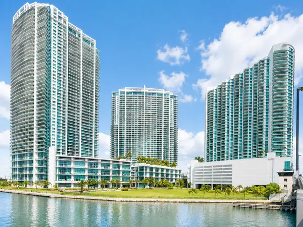 The Ivy at Riverfront Condo