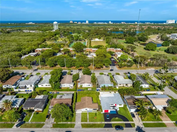 2111 N 14th Ct, Hollywood, FL 33020