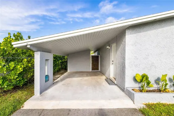 2111 N 14th Ct, Hollywood, FL 33020
