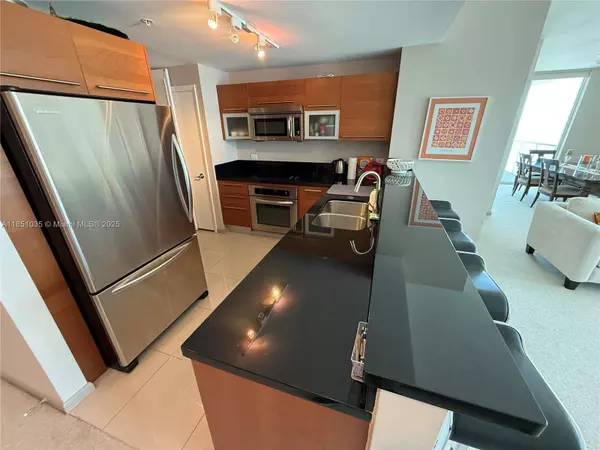 253 NE 2nd St #3009, Miami, FL 33132