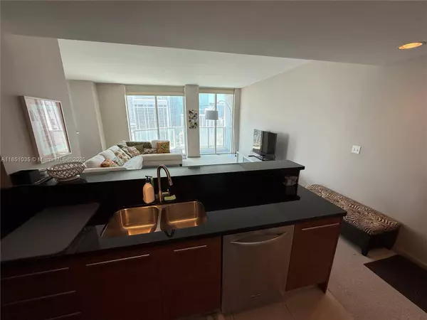 253 NE 2nd St #3009, Miami, FL 33132