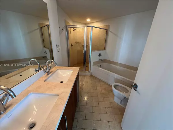 79 SW 12th St #1112-S, Miami, FL 33130