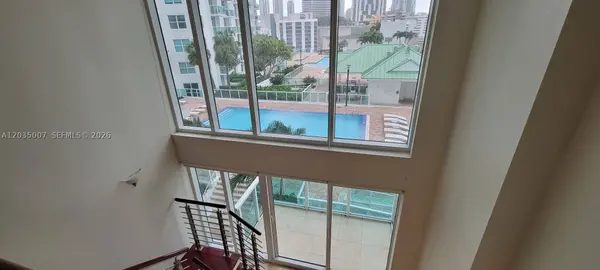 41 SE 5th St #805, Miami, FL 33131