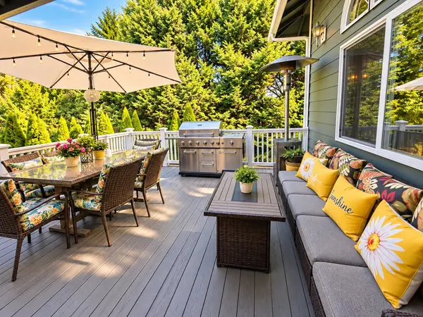 6530 NE 198th St, Kenmore, WA 98028-8662