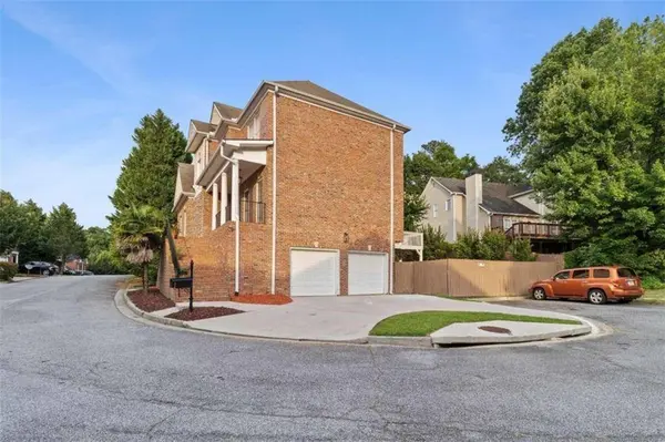 1711 Summit Glen LN, Atlanta, GA 30329