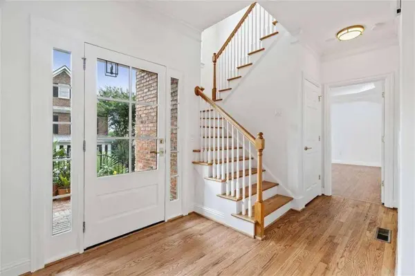 1711 Summit Glen LN, Atlanta, GA 30329